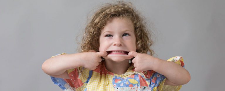צחצוח שיניים לתינוקות פעוטות וילדים – איך נכון לצחצח שיניים לילדים?